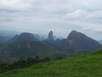  Pancas, dramatic backdrop for paragliding 