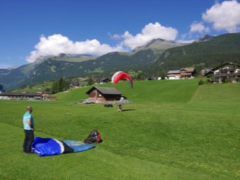  Jerry watches Fabian land at Grindelwald 